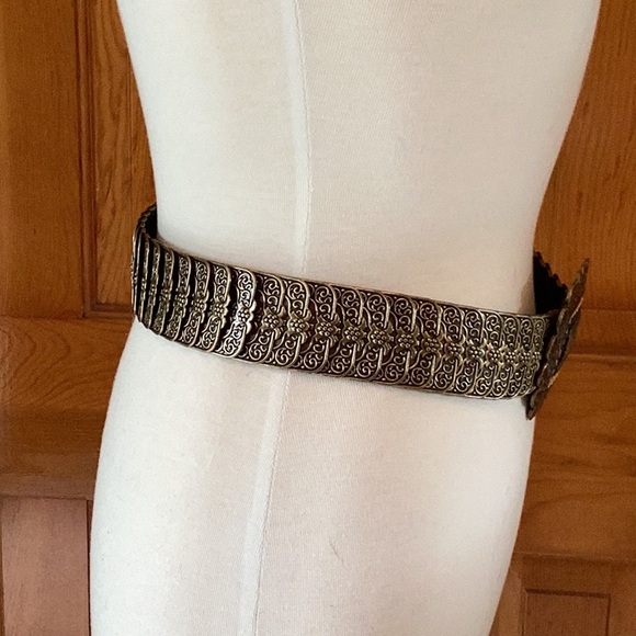 Ladies Belt - Picture 3 of 16